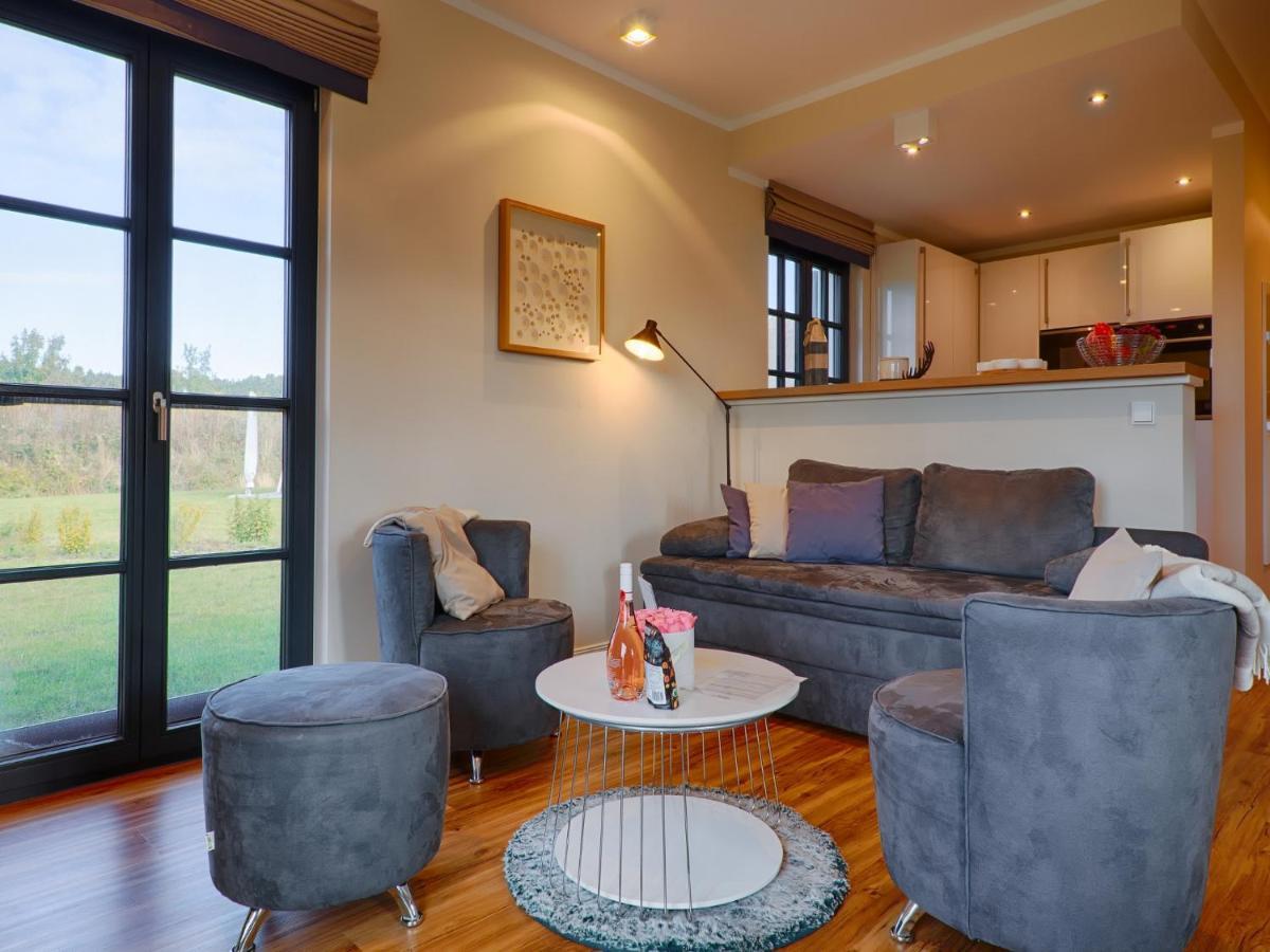 Reetland Am Meer - Premium Reetdachvilla Mit 3 Schlafzimmern, Sauna, Kamin Und Massagesessel F05 ดรันส์เคอ ภายนอก รูปภาพ